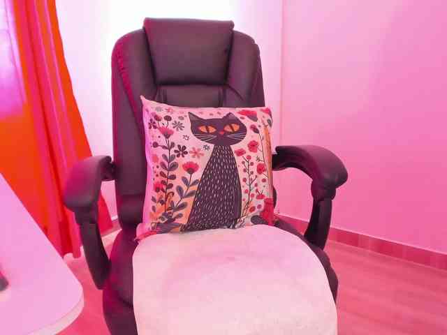 Sensual_Sahaara webcam