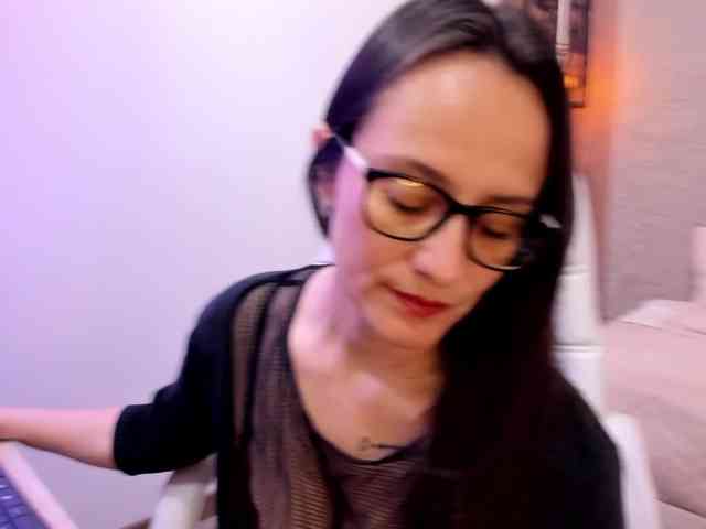 Sensual_Sahaara webcam