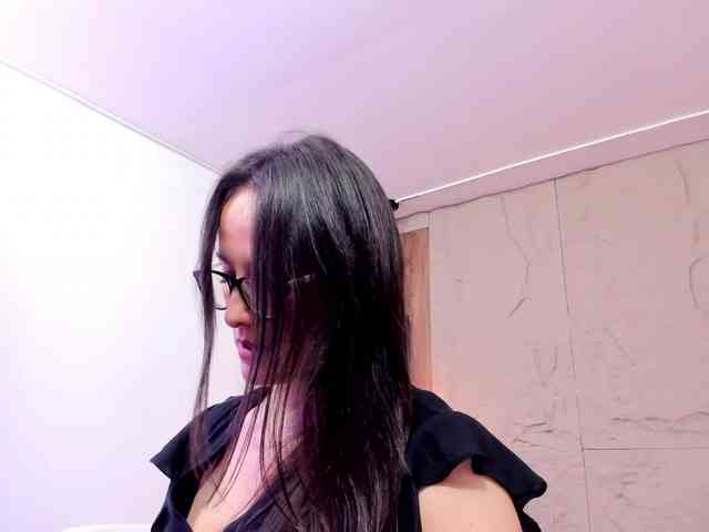 Sensual_Sahaara webcam
