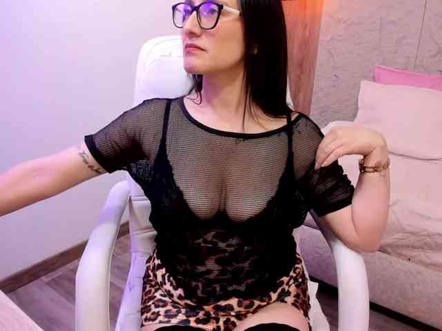 Sensual_Sahaara webcam