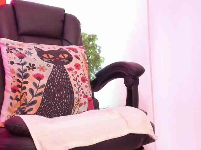 Sensual_Sahaara webcam