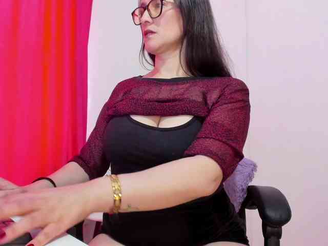 Sensual_Sahaara webcam