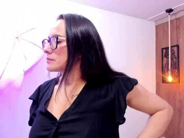 Sensual_Sahaara webcam
