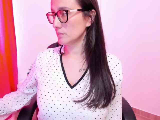 Sensual_Sahaara webcam