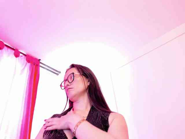 Sensual_Sahaara webcam