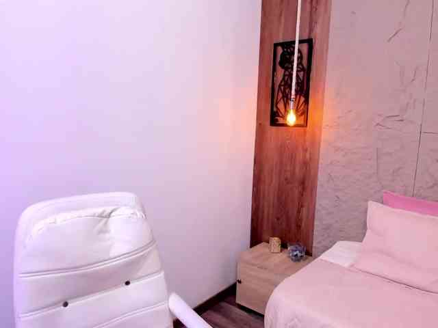 Sensual_Sahaara webcam