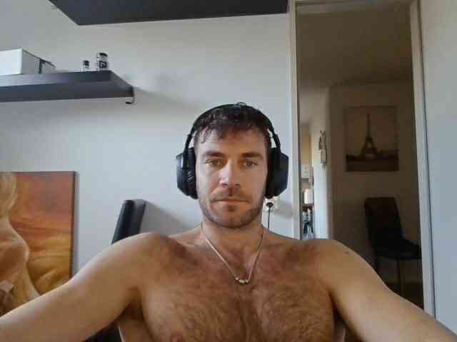alphah-hunk Live Webcam on {site_name}