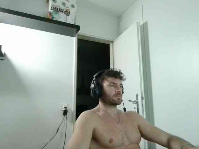 alphah-hunk alphah-hunk