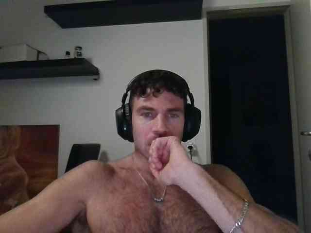 alphah-hunk alphah-hunk