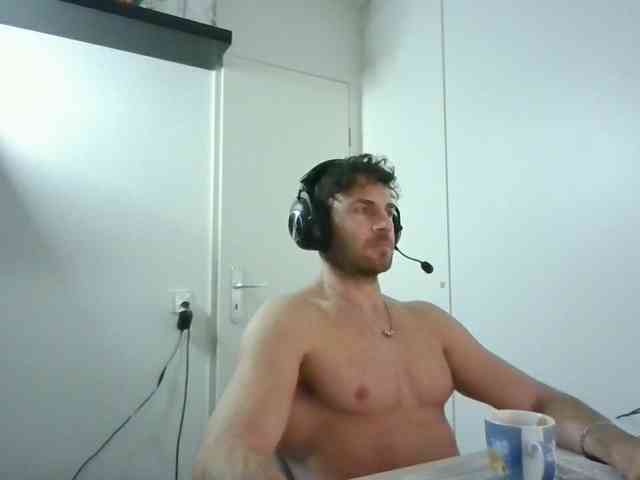 alphah-hunk alphah-hunk