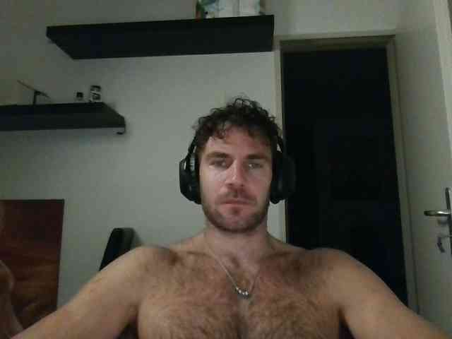 alphah-hunk Live Webcam on {site_name}