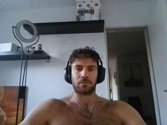 alphah-hunk Live Webcam on {site_name}