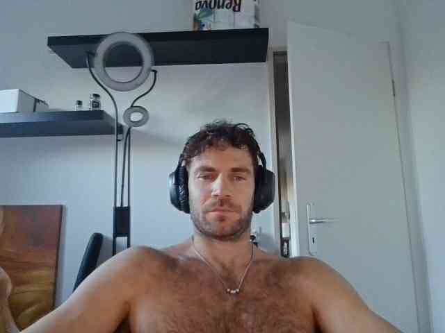 alphah-hunk alphah-hunk