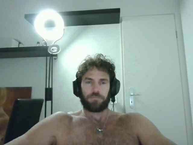 alphah-hunk alphah-hunk