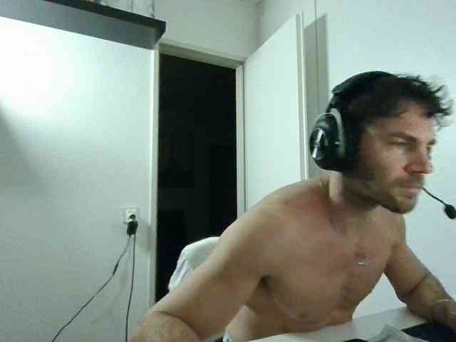 alphah-hunk alphah-hunk