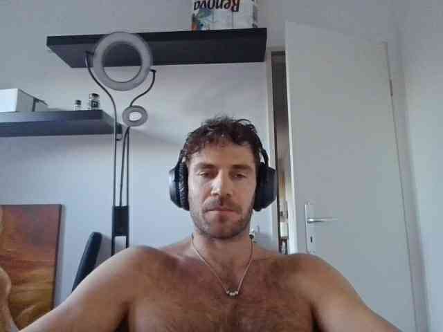 alphah-hunk alphah-hunk