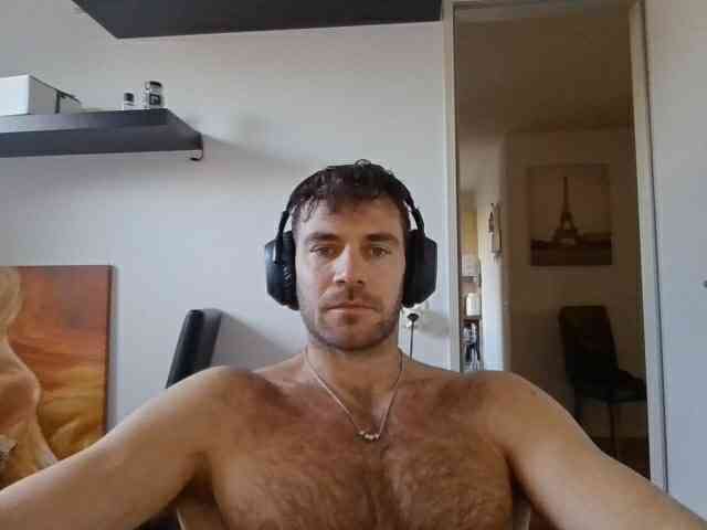 alphah-hunk Live Webcam on {site_name}