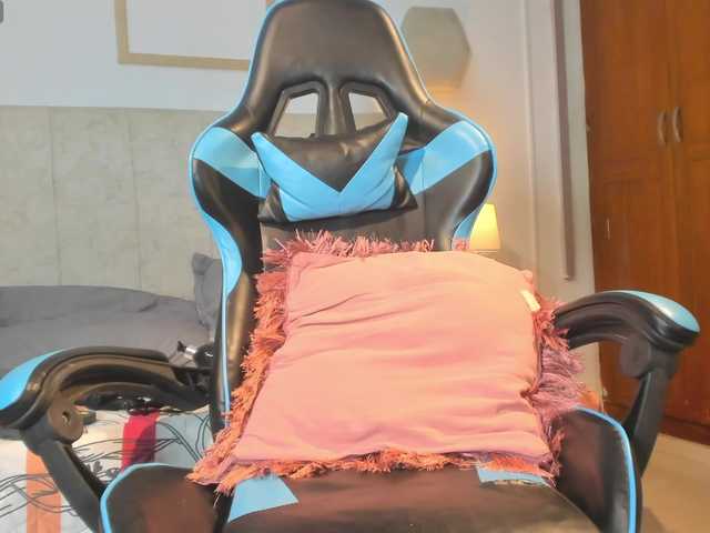 MariaFoxx's BongaCams show and profile