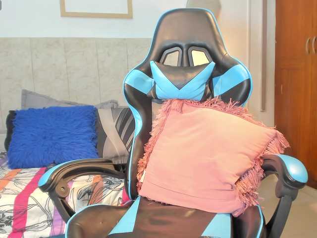 MariaFoxx's BongaCams show and profile