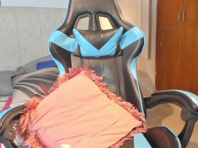 MariaFoxx's BongaCams show and profile