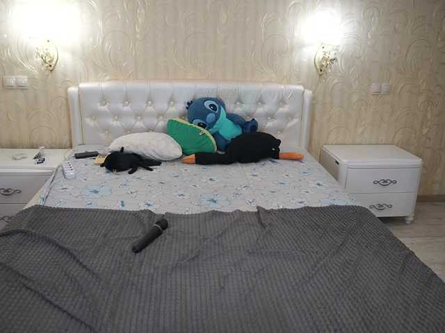 MiaVienne webcam bongacams model stream image