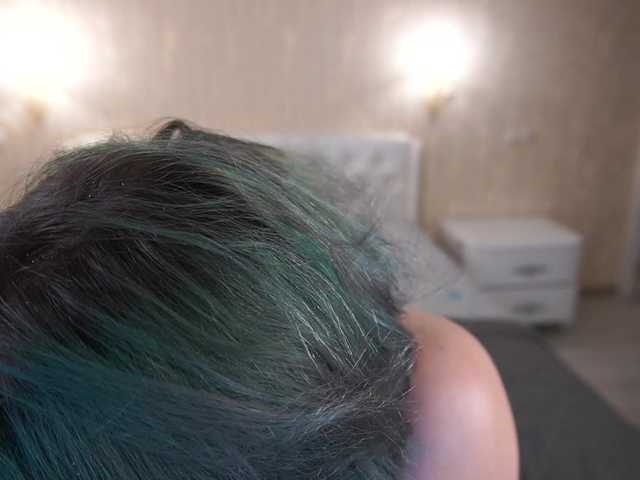 MiaVienne webcam bongacams model stream image