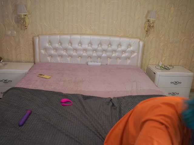 MiaVienne webcam bongacams model stream image