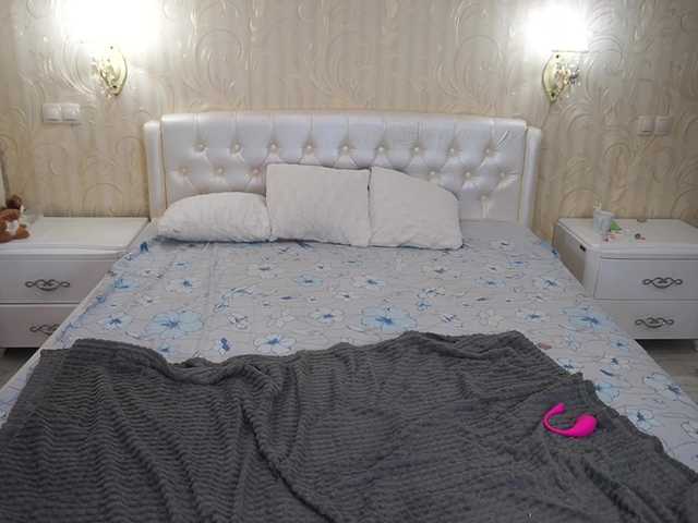 MiaVienne webcam bongacams model stream image