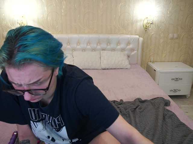 MiaVienne webcam bongacams model stream image