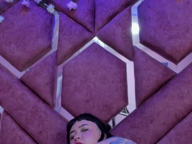 VictoriaRossy's BongaCams show and profile