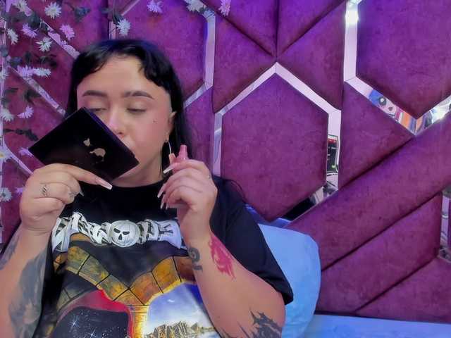 VictoriaRossy's BongaCams show and profile