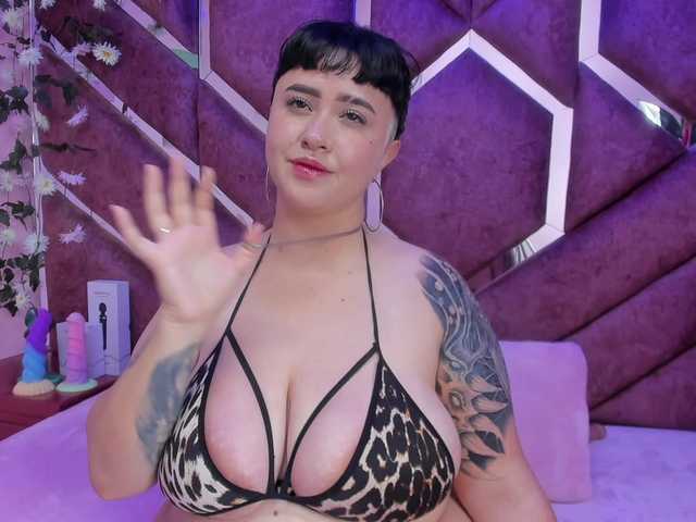 VictoriaRossy's BongaCams show and profile