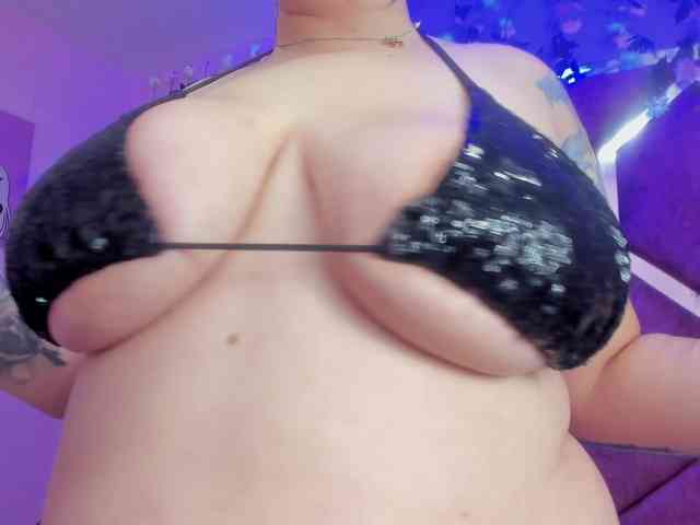 VictoriaRossy webcam