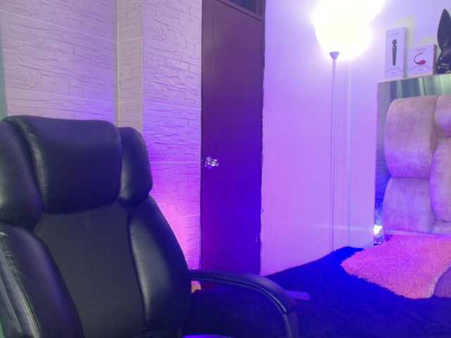 DakotaRobbins's BongaCams show and profile