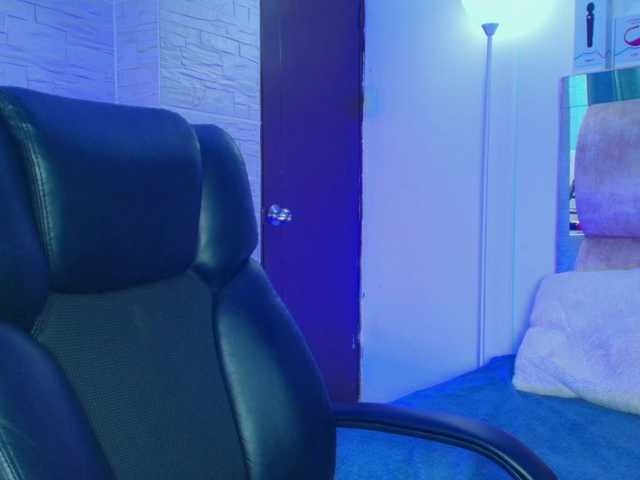 DakotaRobbins live cam profile