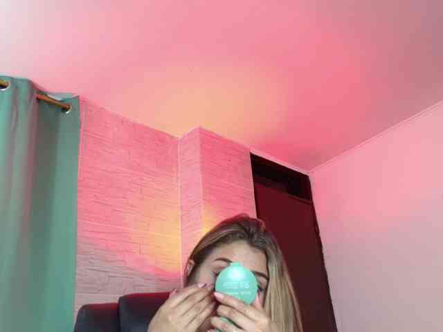 DakotaRobbins Live Webcam on BongaCams