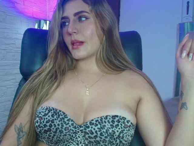 DakotaRobbins webcam