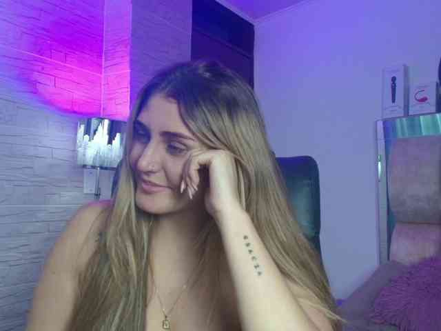 DakotaRobbins webcam