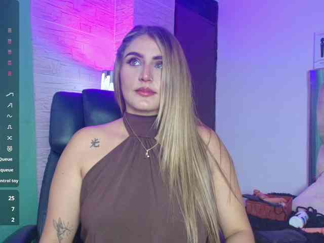 DakotaRobbins webcam