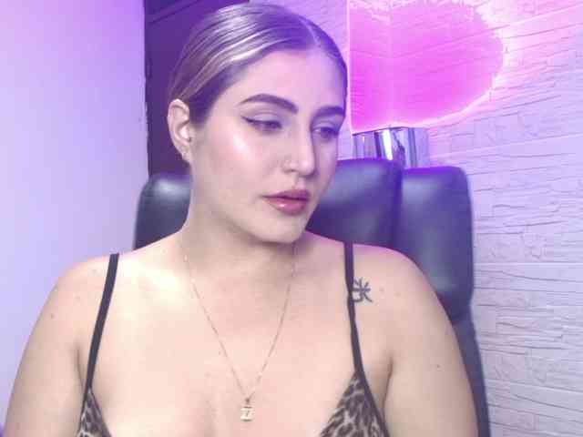 DakotaRobbins webcam