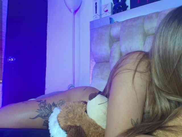 DakotaRobbins webcam