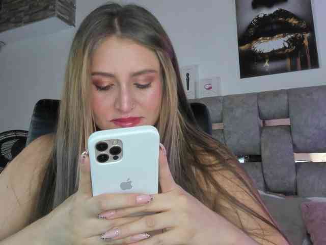 DakotaRobbins webcam