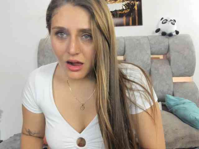 DakotaRobbins webcam