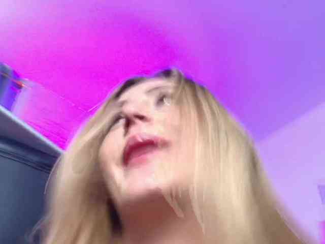 DakotaRobbins webcam