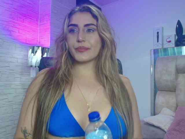 DakotaRobbins webcam