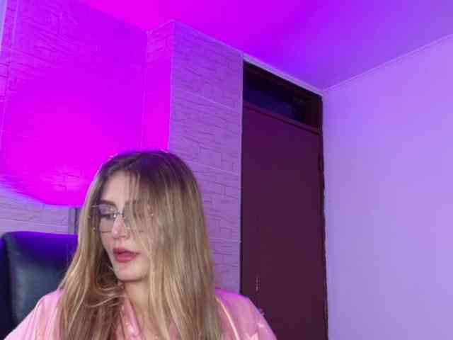 DakotaRobbins webcam