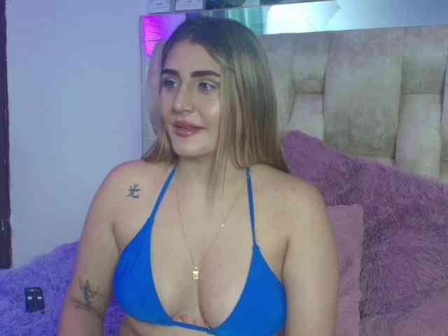 DakotaRobbins webcam