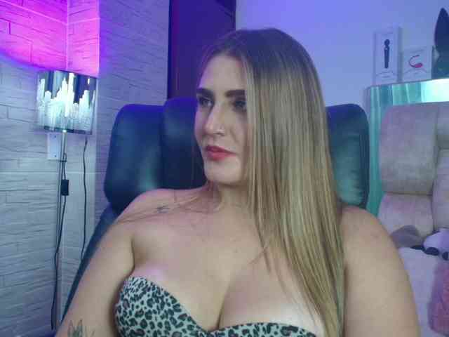 DakotaRobbins webcam