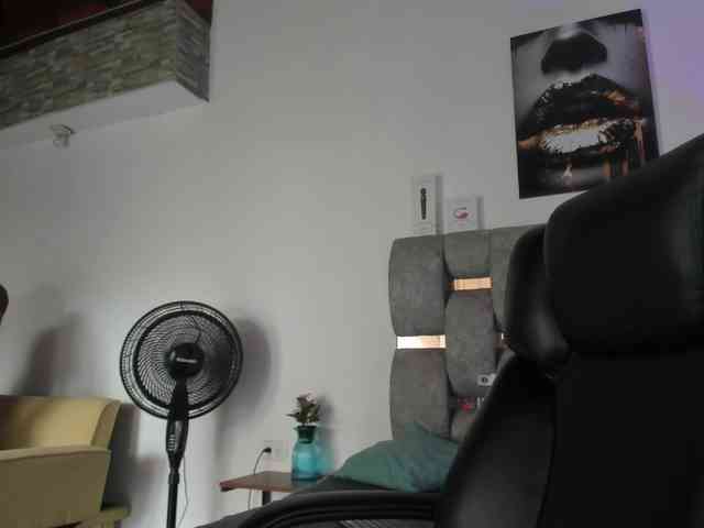 DakotaRobbins webcam