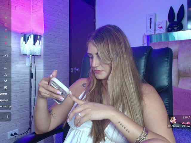 DakotaRobbins webcam